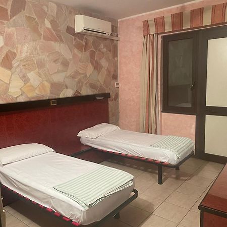 American Motel Чистерна-ди-Латина Экстерьер фото