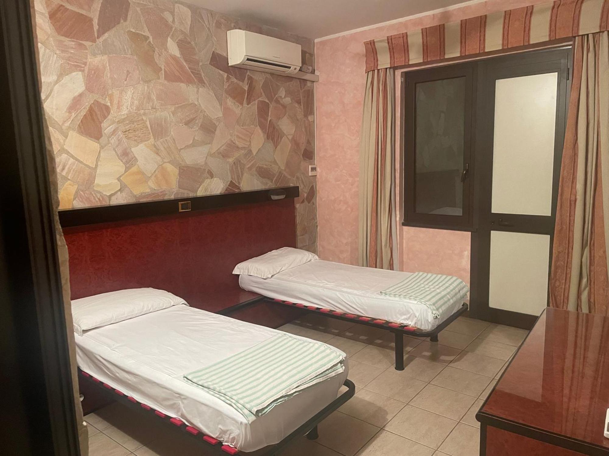 American Motel Чистерна-ди-Латина Экстерьер фото